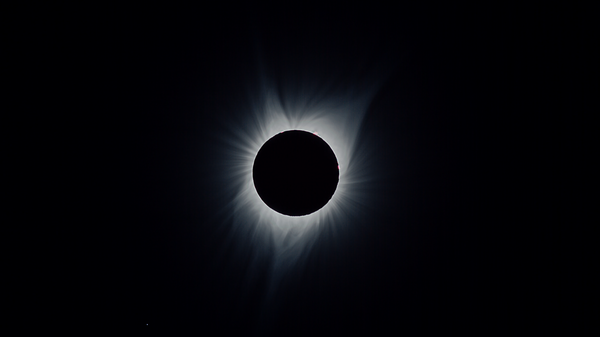 http://www.shakemid.com/pub/total_solar_eclipse_wall_1920.png